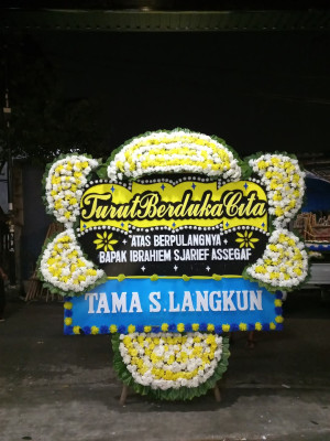 Papan Bunga Duka di Praya Barat